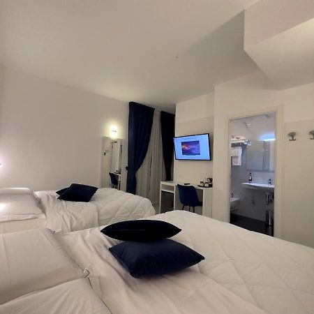 Hotel Smart Cruise Civitavecchia Exterior photo