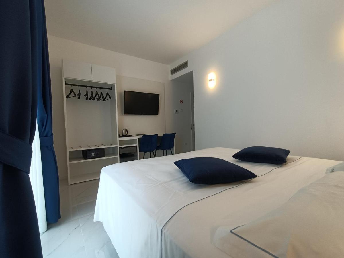 Hotel Smart Cruise Civitavecchia Exterior photo