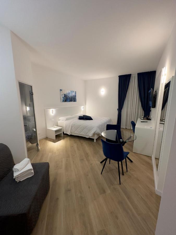 Hotel Smart Cruise Civitavecchia Exterior photo