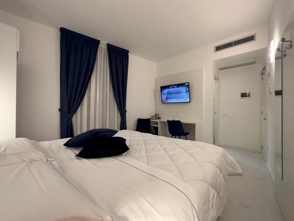Hotel Smart Cruise Civitavecchia Exterior photo
