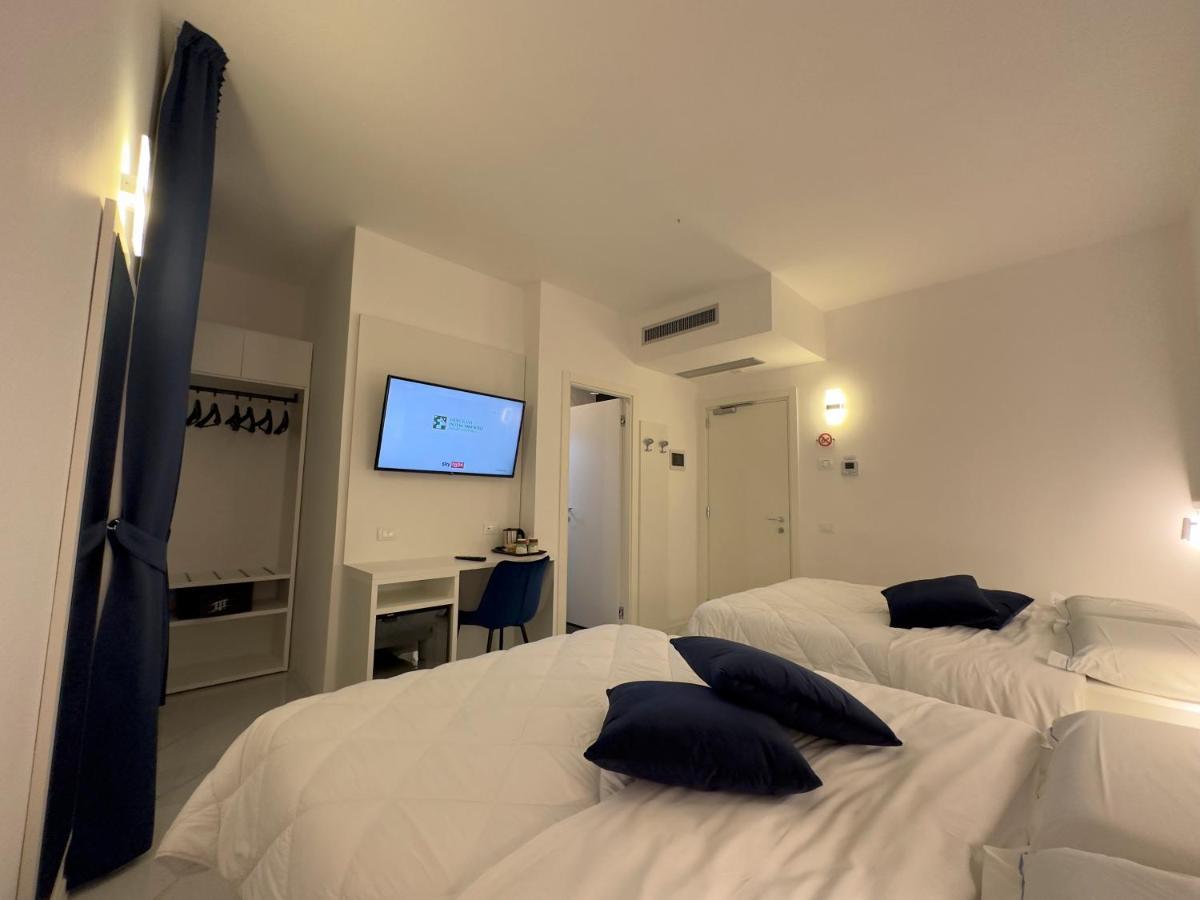 Hotel Smart Cruise Civitavecchia Exterior photo
